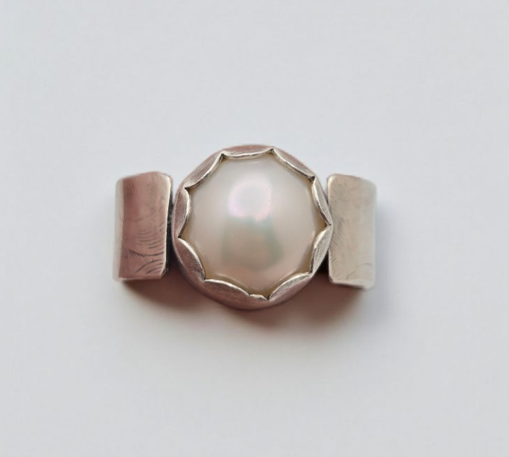 Pearl and embossed sterling silver ring