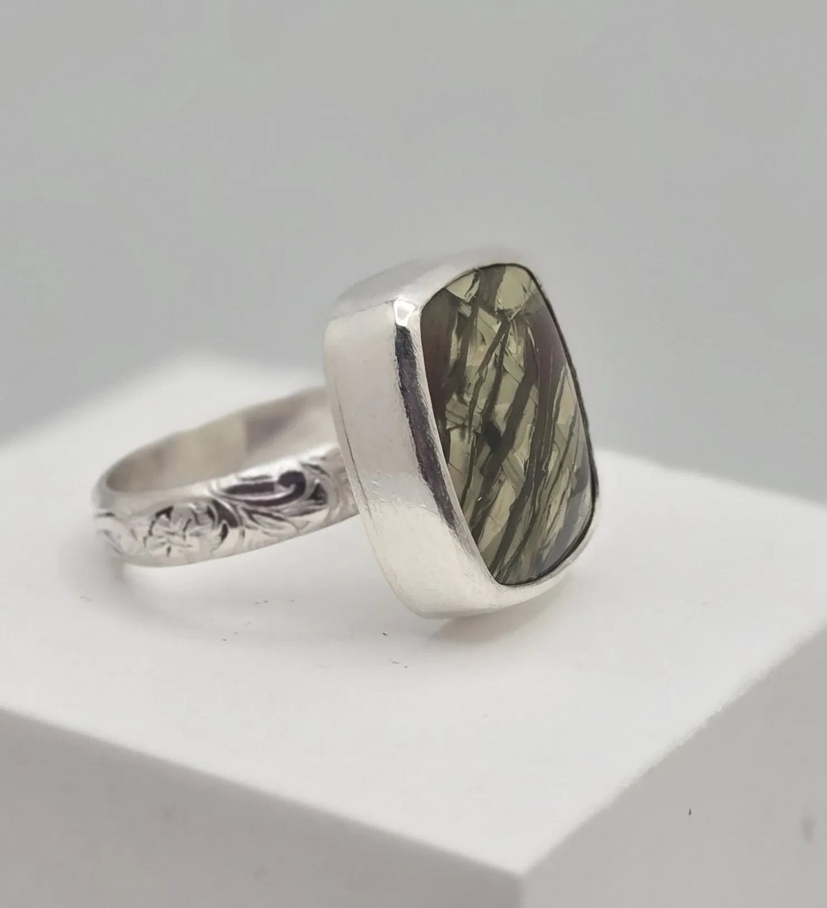 Blue Teapot Jewelry square mossy green stone ring in polished sterling silver with intricate floral band engravings